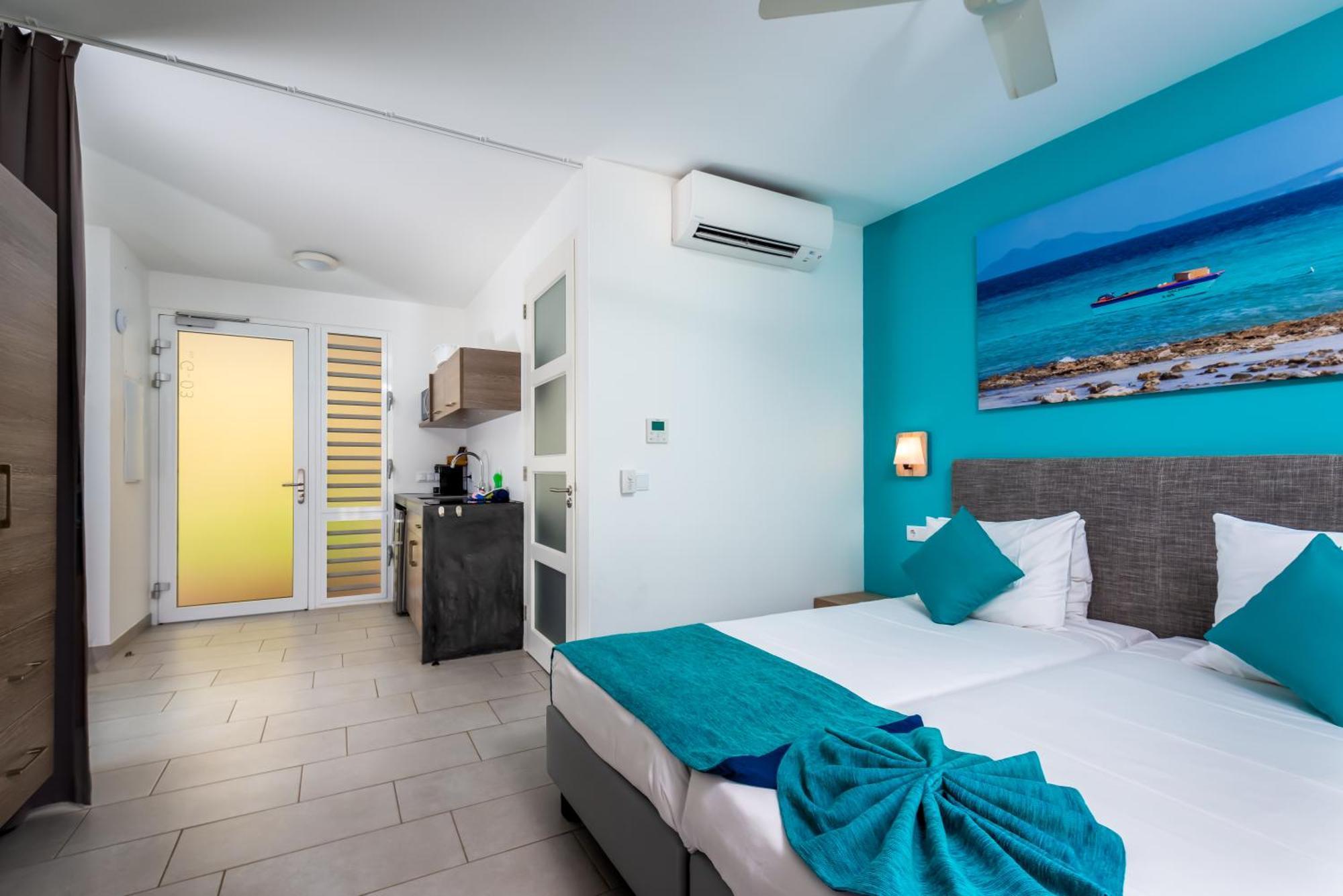 Delfins Beach Resort Bonaire, Tapestry Collection By Hilton Кралендейк Экстерьер фото